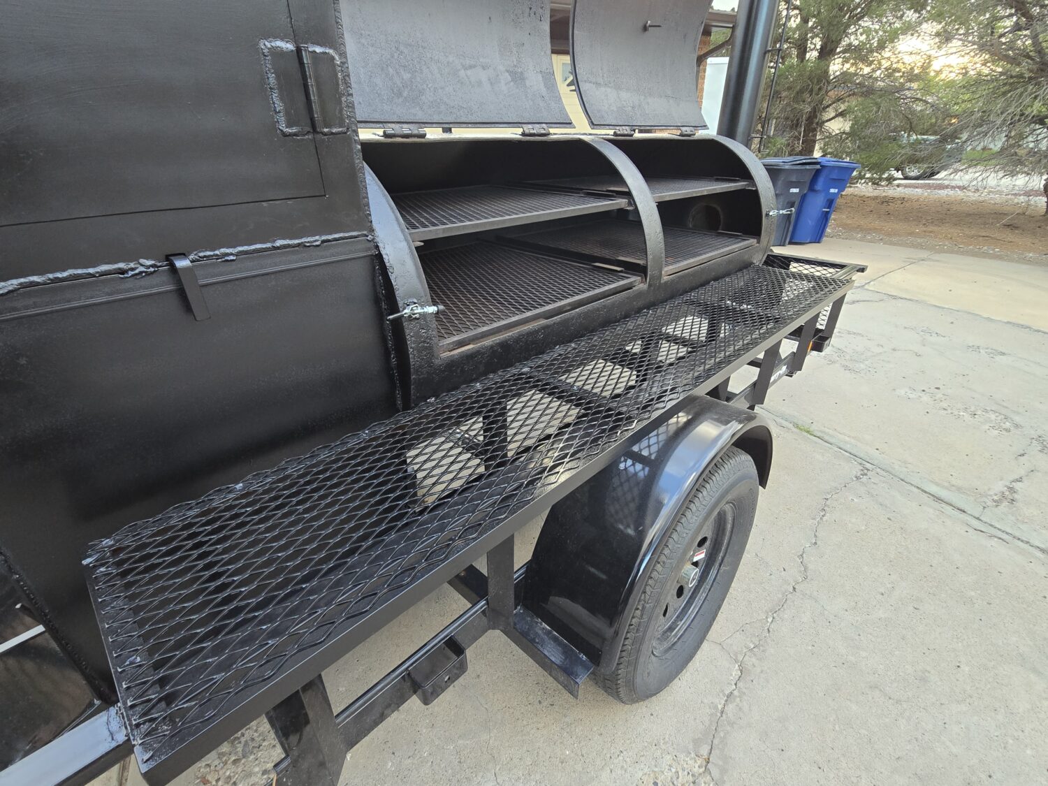 BBQ Smoker Trailer 1